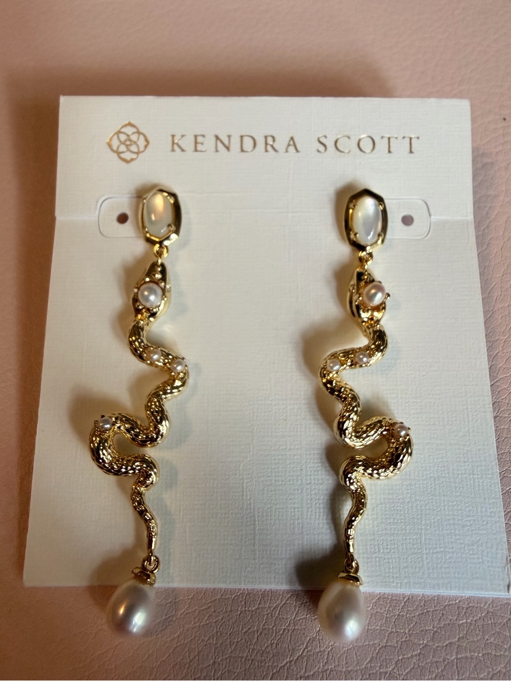 NWT Kendra Scott Lyle Gold Snake Linear Earrings in Ivory Mother-of-Pearl